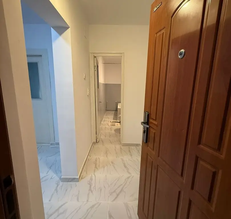 De vanzare apartament cu 2 camere, etaj 4/4, recent renovat, 29.300 euro