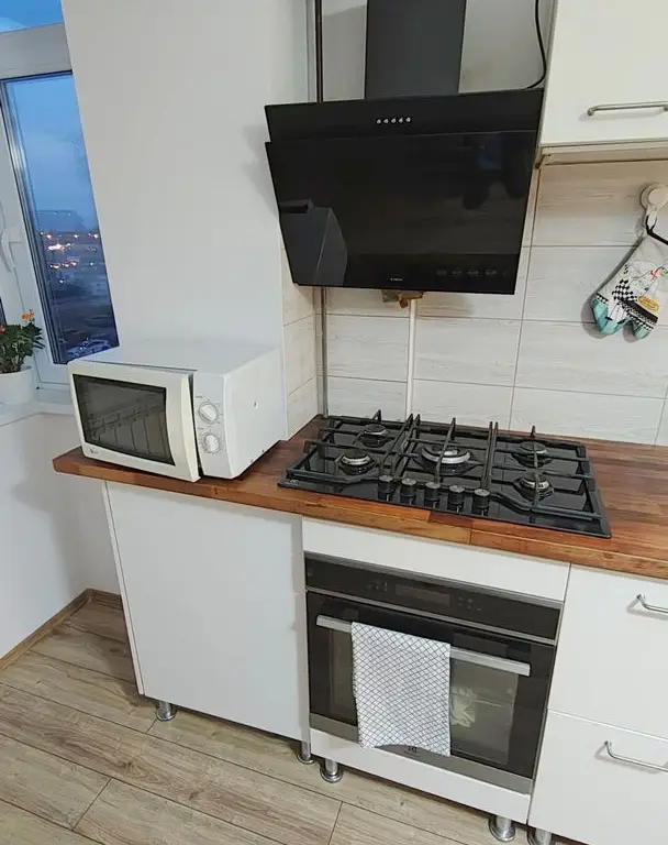 Apartament de închiriat cu 3 camere - cartier Tiglina 2