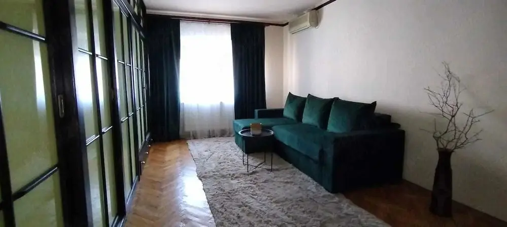 De inchiriat apartament 2 camere Piata Centrala, 430 euro