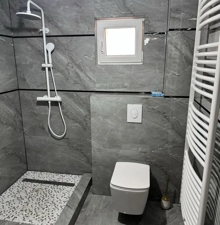 BRASADAS vinde casa noua la cheie in zona Titulescu.