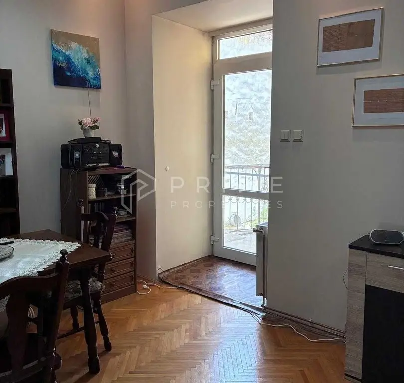 Apartament 3 camere, 80 mp, Ultracentral – Etaj 1, Tavan Înalt (3,9 m)
