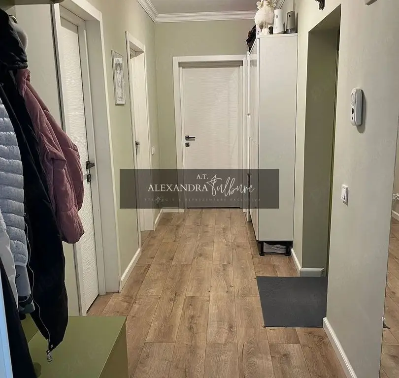 Apartament 2 camere decomandate, balcon, etaj intermediar, parcare