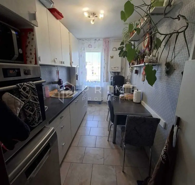 Apartament cu 3 camere, decomandat – Cartier Tudor, Zona Diamant