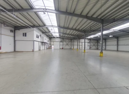 Hala industriala coborare autostrada la 500 eur/mp