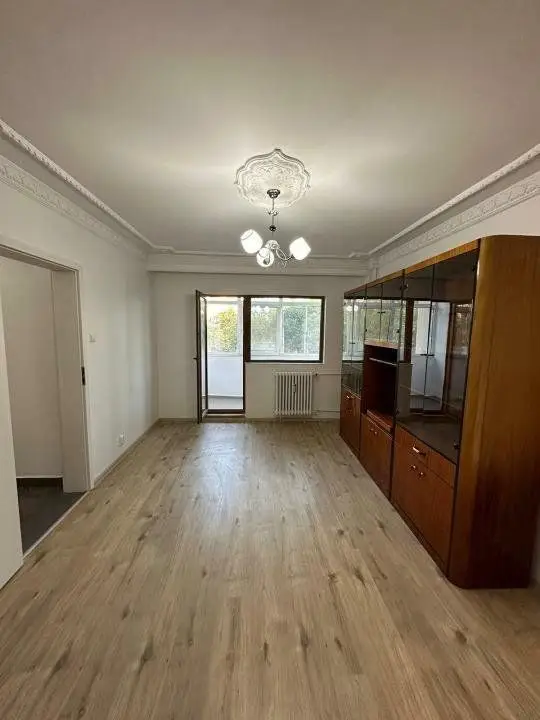 Vand apartament 4 camere Drumul Taberei Valea Argesului 2