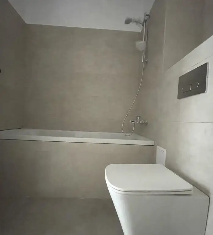 Vanzare apartament nou 2 camere zona Tractorul