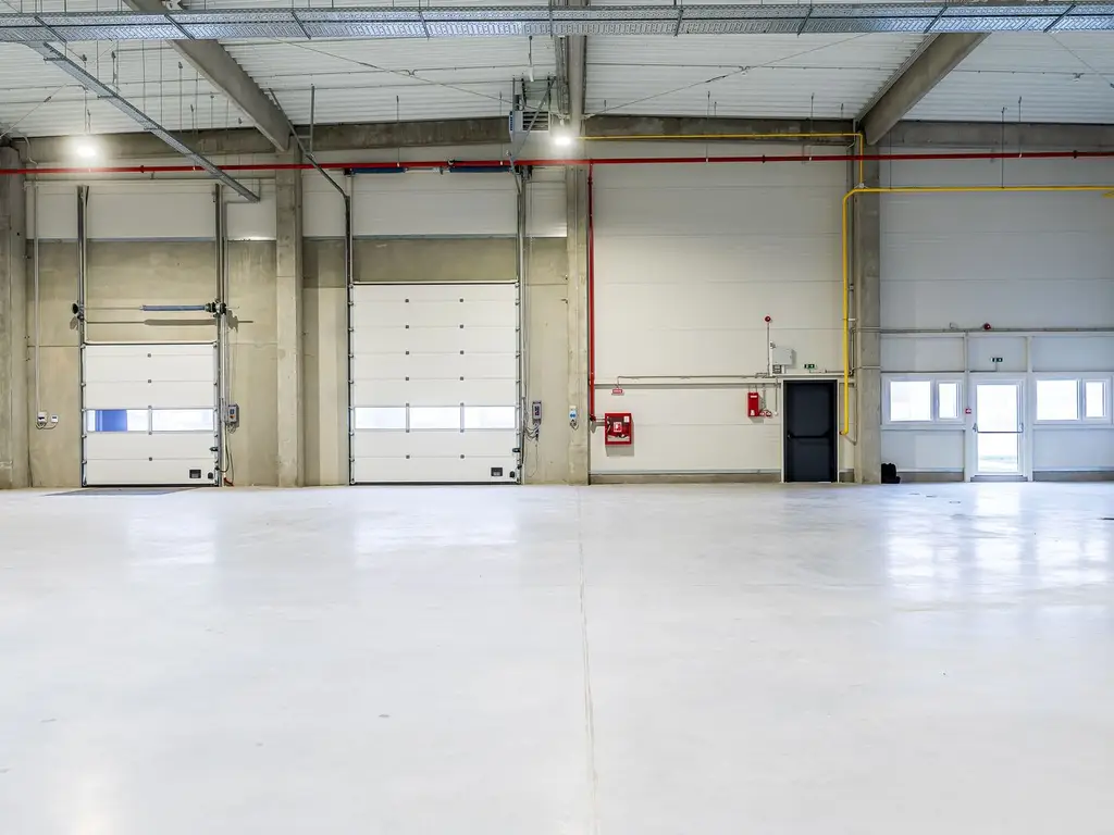 4646 mp - Hala industriala de închiriat în Parc Industrial Arad