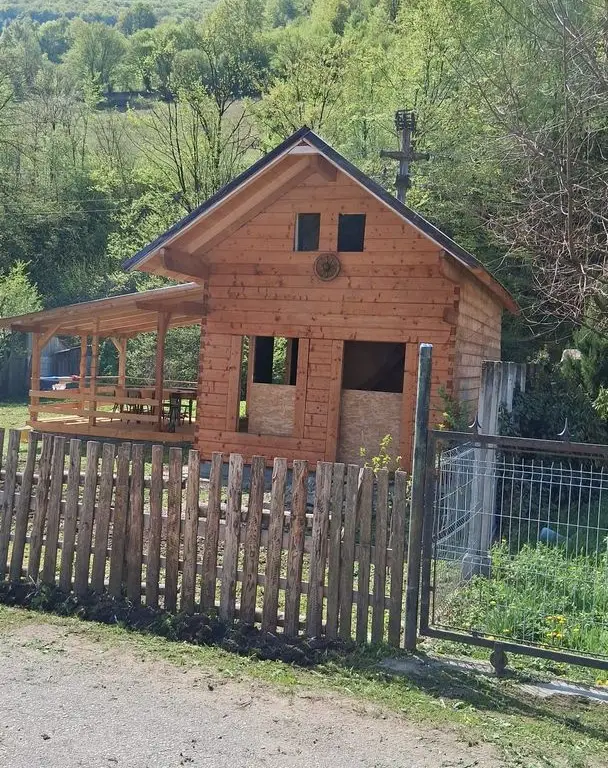 Cabana de vânzare