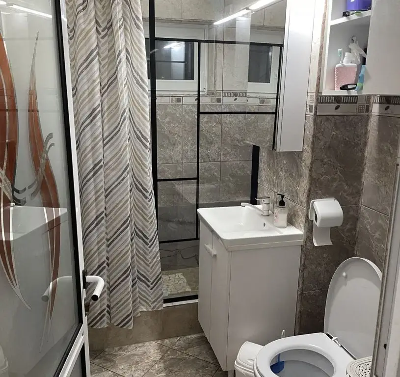 Vand/schimb apartament 3 camere, Baba Novac cu loc de parcare