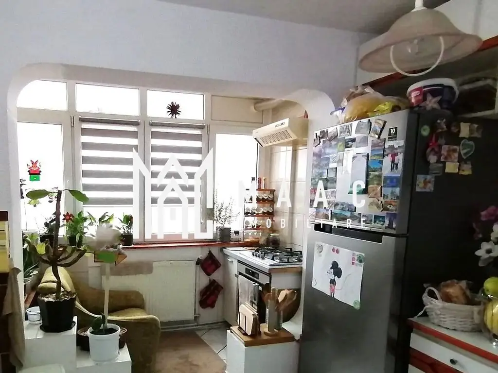 Apartament 3 camere I Decomandat I Zona Vasile Aaron