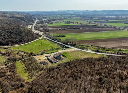 1,2 ha teren comercial/industrial cu hale in Baratca Paulis Arad