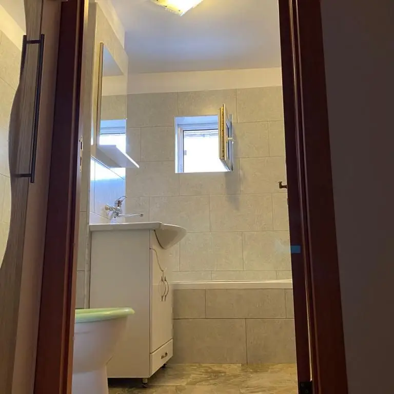 BRASADAS vinde ap cu 4 cam 92mp etajul 3 în Micro 17