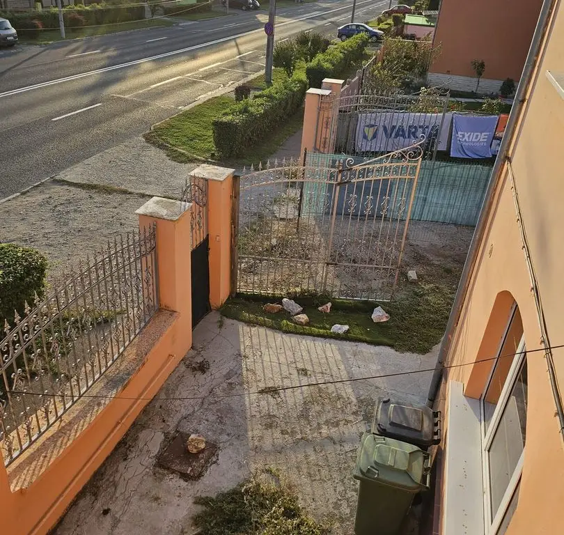 BRASADAS vinde casa individuala zona DARA cu 5 cam si teren 4ari.