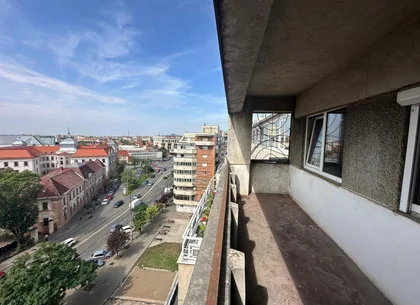 Apartament 4 camere – Ultracentral, Bld. Magheru, Oradea-149.900 euro