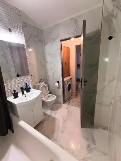 BRASADAS vinde ap 3 cam etaj 3/4 în Micro 17.