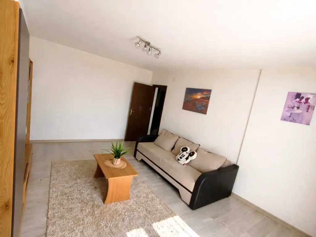 Apartament 2 camere decomandat de vânzare