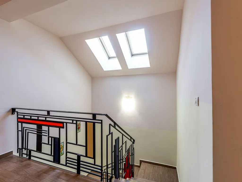 Casă cu5 camere, teren 720 mp, fotovoltaice 13 kW, Aradul Nou