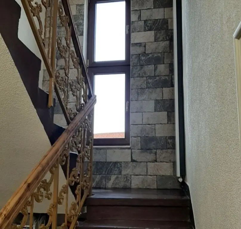 ageuropa.ro vinde casa P+2, duplex, zona Piata Mica