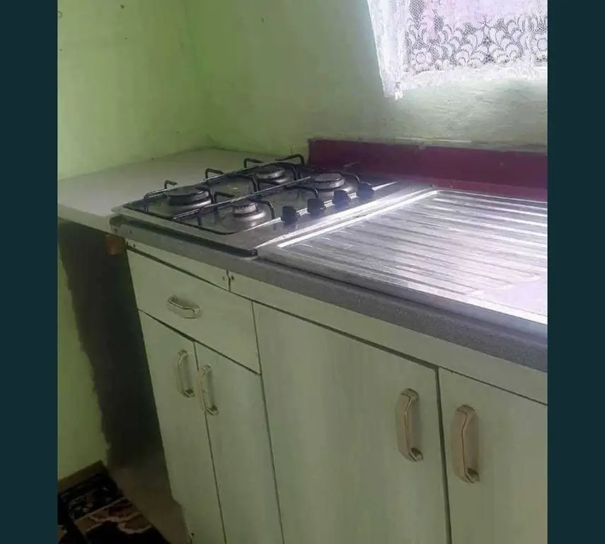 Vand casa mobila pe roti pe suprafata de teren de 200 mp