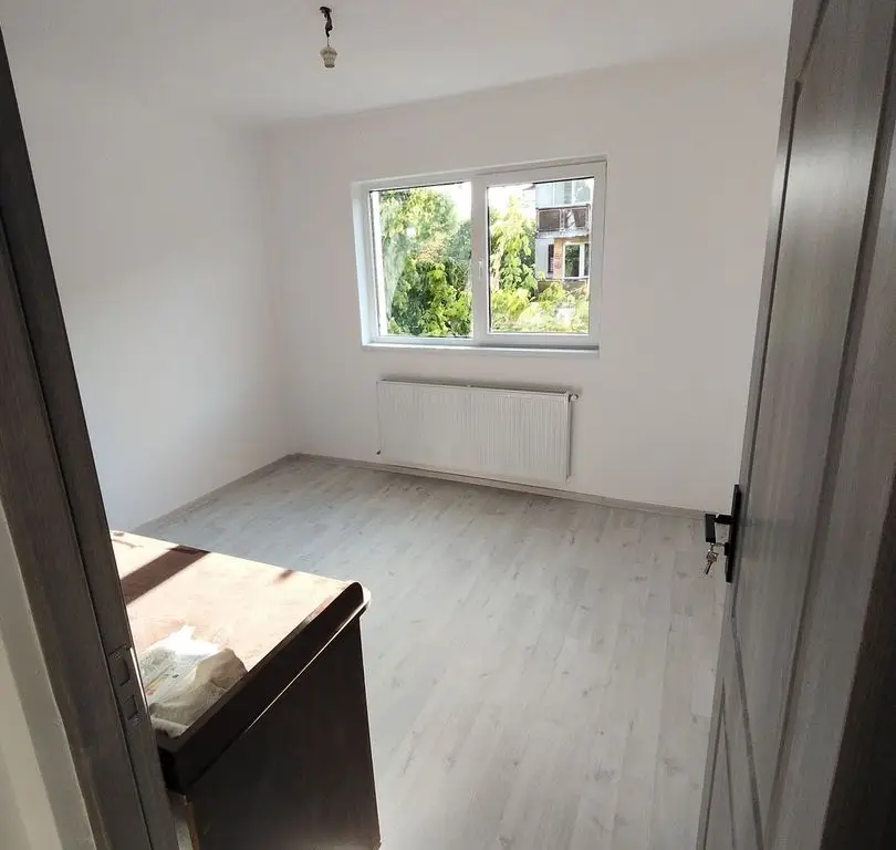 BRASADAS vinde ap 2 cam finisat Micro 16 etaj 2/4.