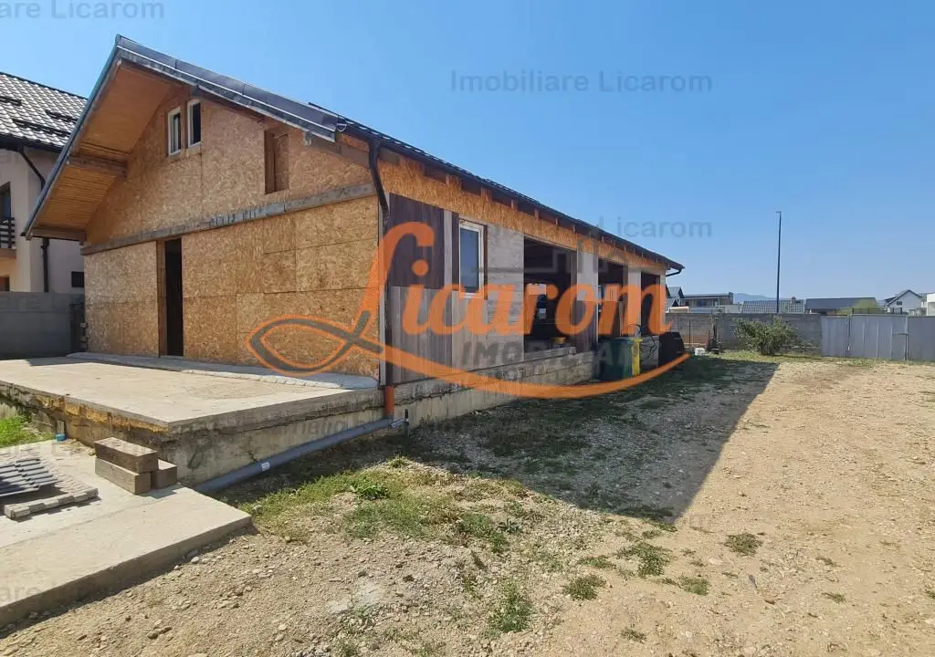 Proprietate in Cristian cu trei constructii+o fundatie,450000euro