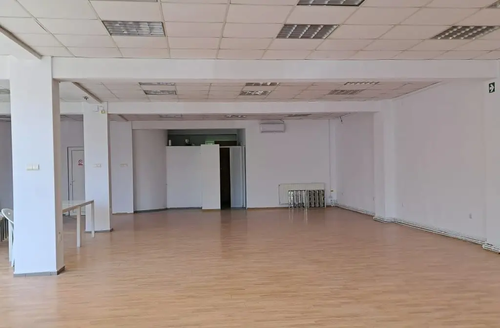 Inchiriere spatiu comercial-sala diverse Centru Pitesti