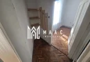 Apartament la casa cu 3 camere si curte Strada Bucegi