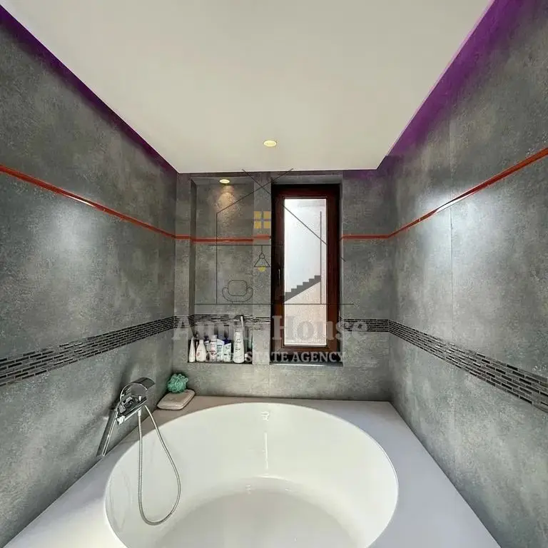 Apartament 3 camere tip Penthouse, 80 mp, 30 mp terasa, boxa, 2 parcari, Marasti