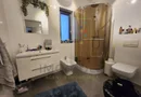 Casa mobilata si utilata. 2 locuri de parcare. Dresing mare. Zona linistita.
