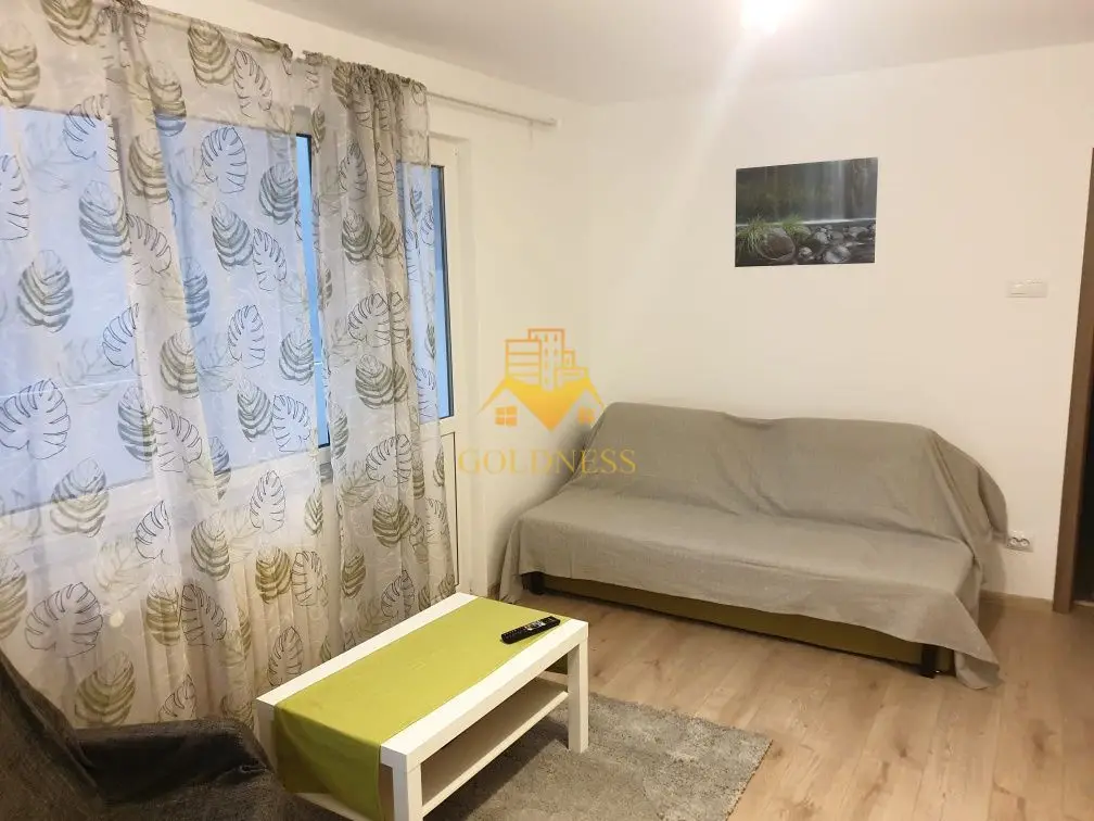 3 camere semidecomandate, parcare, Gheorgheni, Zona Albac, Hotel Royal