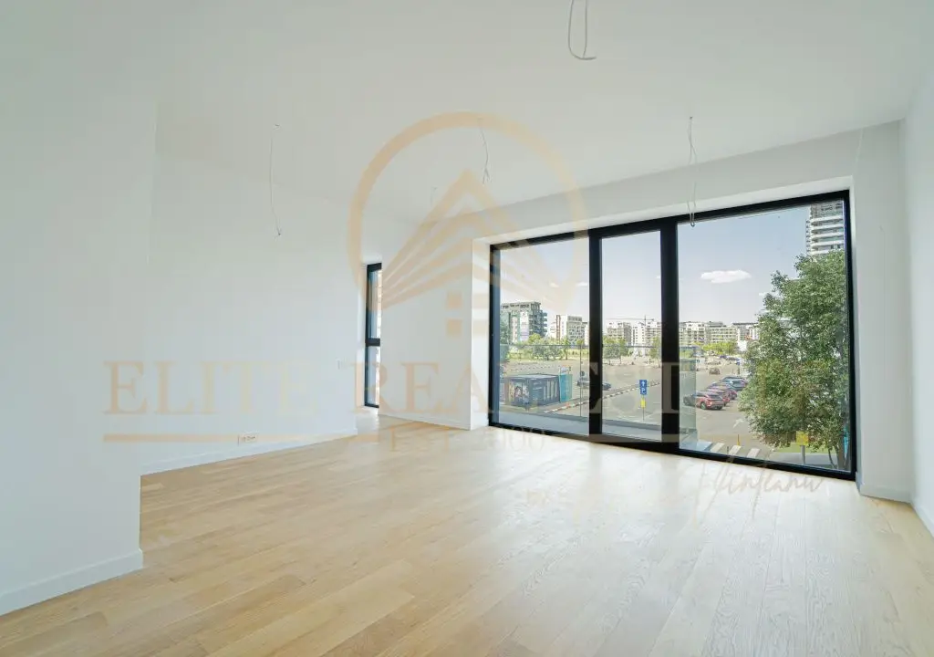 Stațiunea Mamaia - Vânzare apartament cu 4 camere, 3 bai cu vedere la lac.