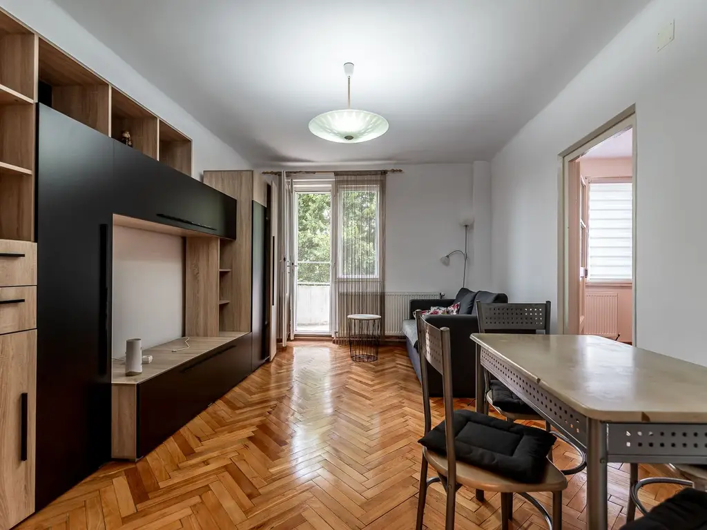 Câștigi o oră pe zi! Apartament cu 2 camere ultracentral, etaj 2