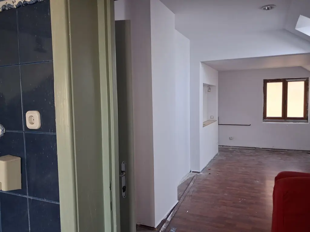 Casa RENOVATA partial 8 cam 6 ari 550mp garaj Ana Ipatescu.