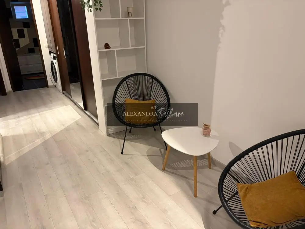Apartament 2 camere decomandate, etaj intermediar, balcon, parcare