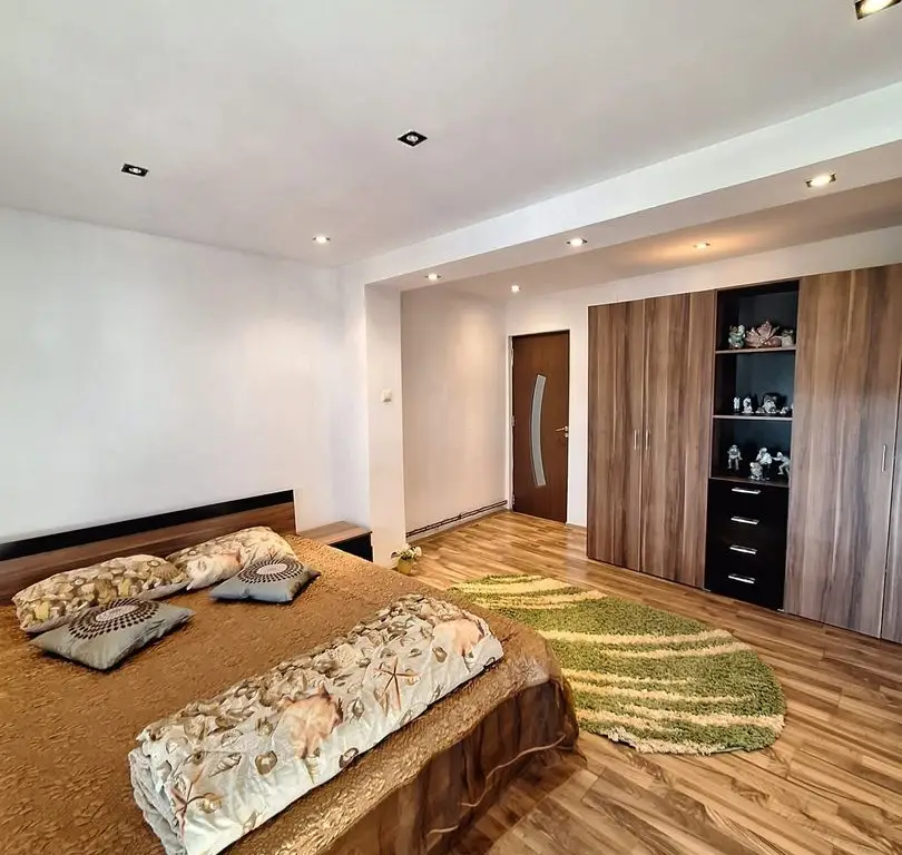 Inchiriere apartament la casa, Centru Bascov