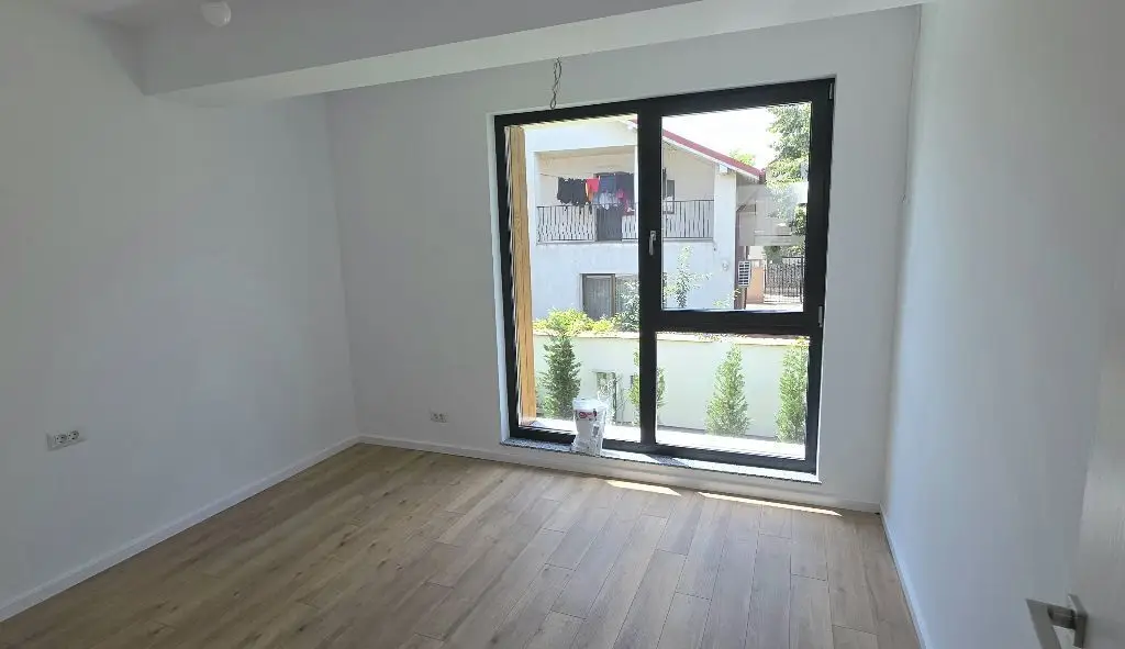Giulesti duplex P+1 4 camere de vanzare