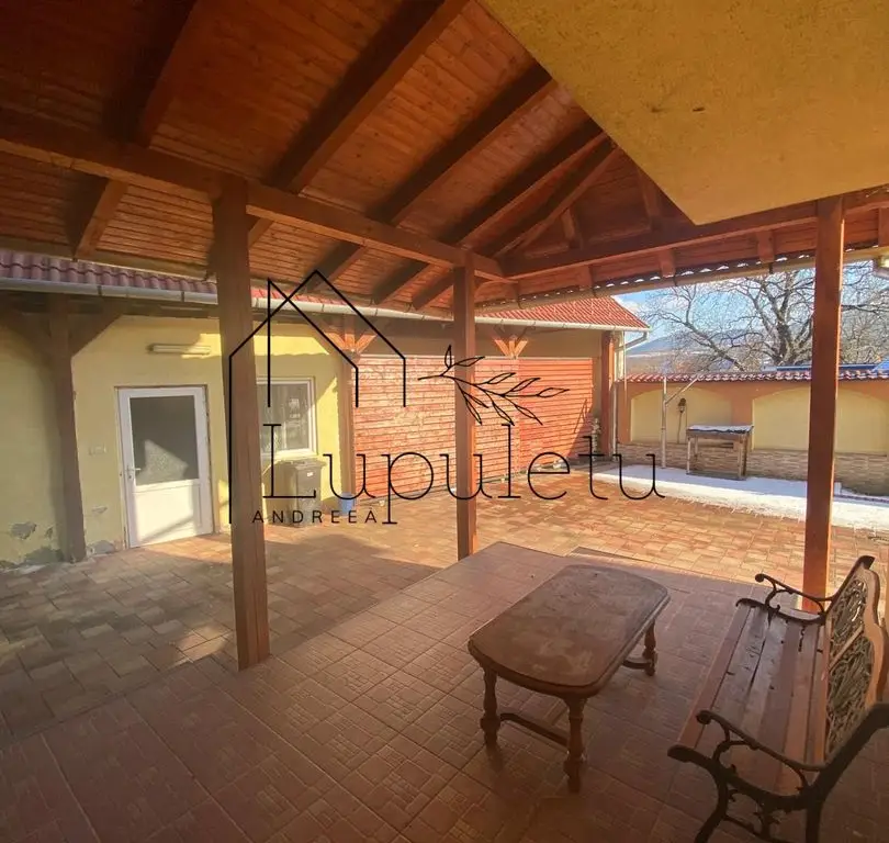 VILĂ PREMIUM DE VÂNZARE | STRADĂ PRIVATĂ | 5 CAMERE | Rasinari