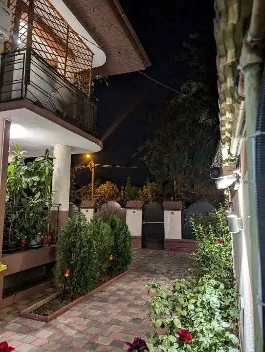 Bazilescu,2012,5 cam.+pod mansardabil,garaj,luminoasa si eleganta,zona curata