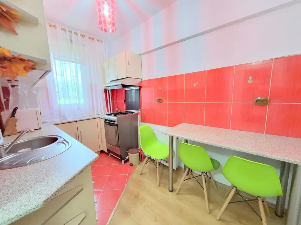 De inchiriat apartament cu 2 camere, Micro 17, parter, 400 euro