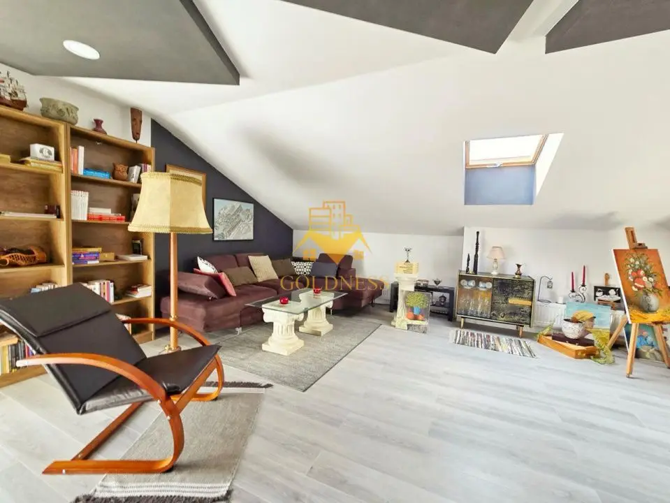 Casă modernă de vânzare, curte, 6 camere, parcare, Zona Vivo, Florești
