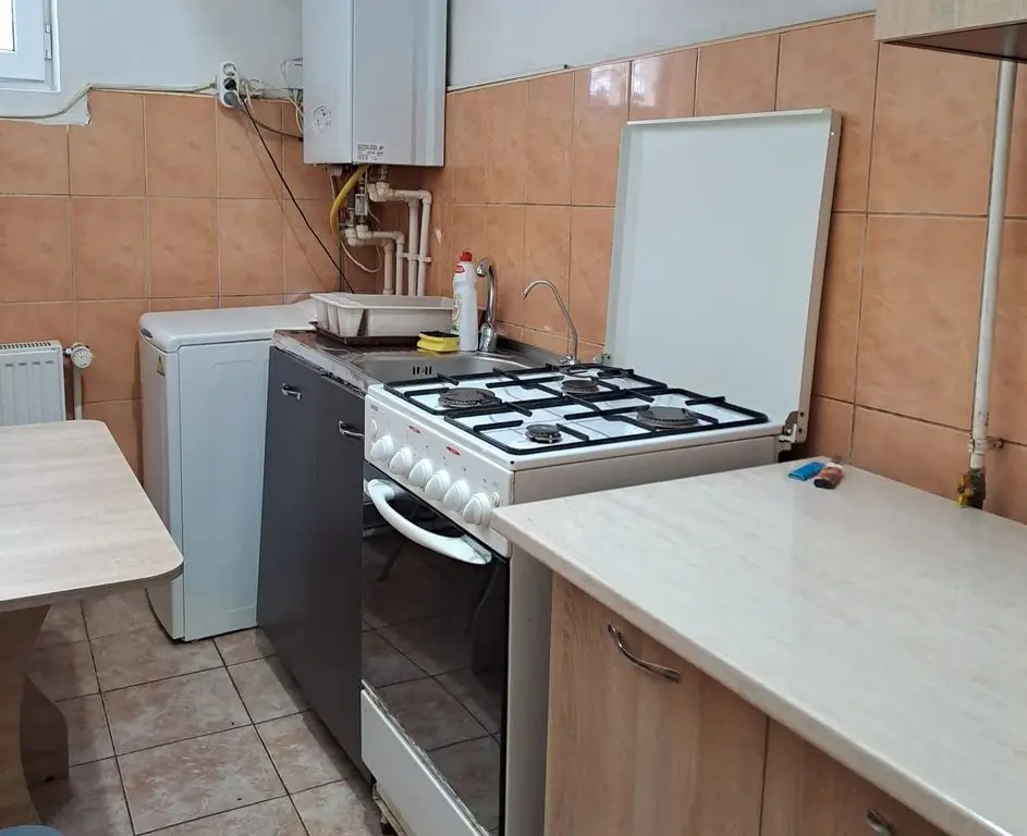 De inchiriat  apartament 2 camere Ultracentral, et. 1, 1800 lei