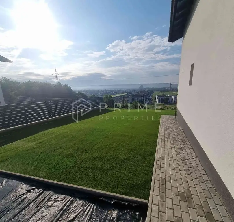 Duplex NOU cu 4 camere, încălzire în pardoseală și terasă panoramică