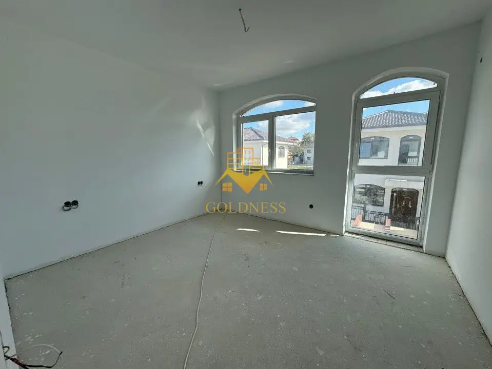 Casa 4 Camere Semifinisata, 2 Garaje, Curte 450mp, Terase 93mp, Dezmir