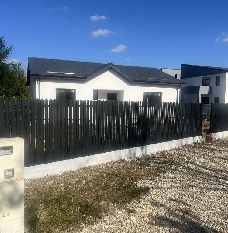 Casă domnesti 4 camere 2 băi