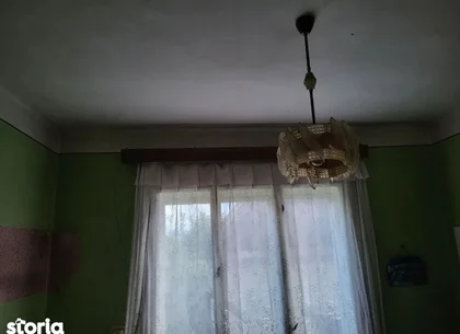 Ag EUROPA vinde casa cu etaj cu teren aferent de 10 ari în Lazuri.