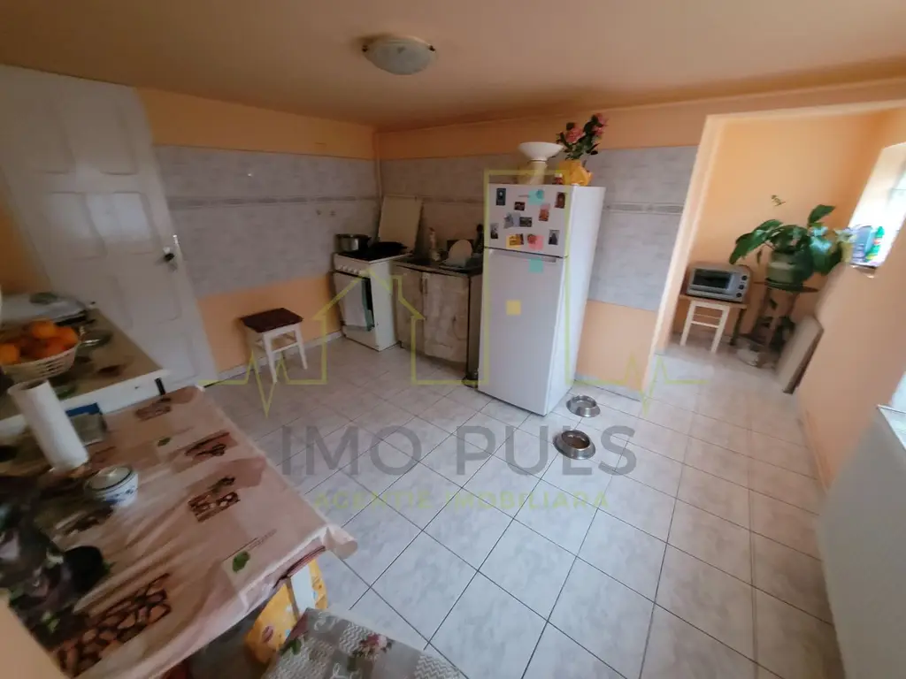 Casa in Ronat compartimentata in 2 apartamente cu intrari separate