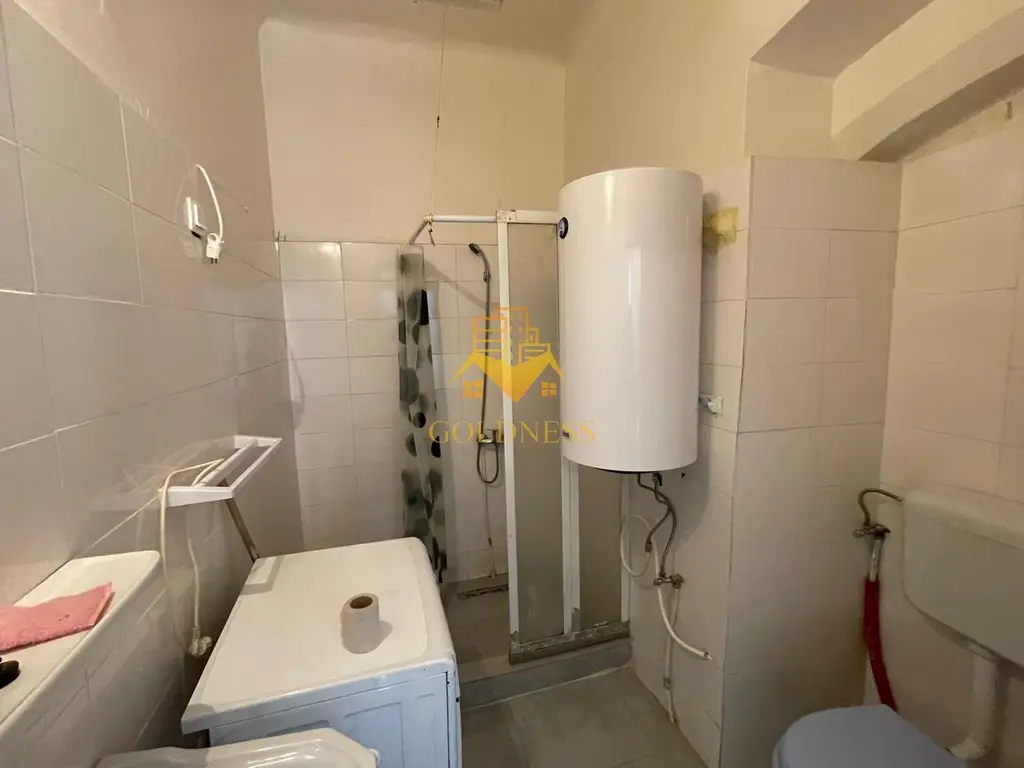 Casă 3 camere, Mihail Kogalniceanu, Zona Ultracentrală, Curte 240 mp