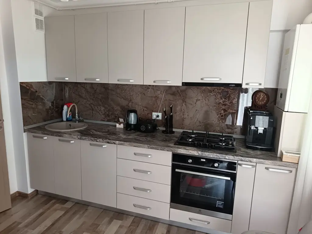 BRASADAS vinde ap 2 cam etaj 3/4 Micro 16 LIDL.