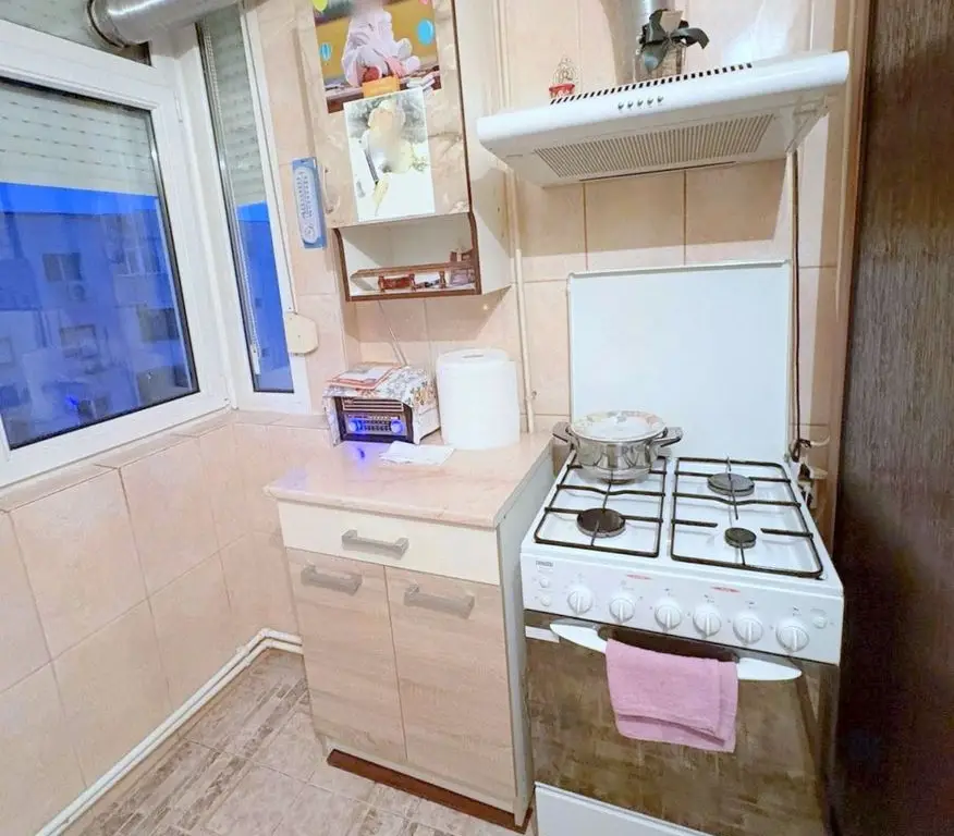 De vanzare apartament cu 3 camere I. C. Frimu, 70.500 euro
