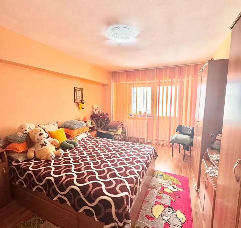 Apartament spațios, 3 camere – Bulevardul CFR, Giurgiu